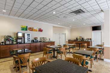 هتل Quality Inn Midtown