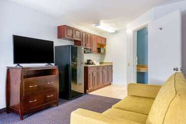 هتل Quality Inn Sarasota North Near Lido Key Beach