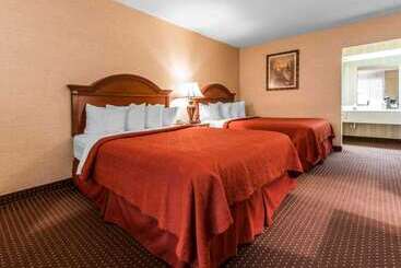 هتل Quality Inn & Suites Conference Center Across From Casino
