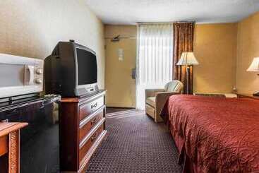 هتل Quality Inn & Suites Conference Center Across From Casino