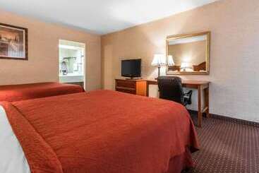هتل Quality Inn & Suites Conference Center Across From Casino