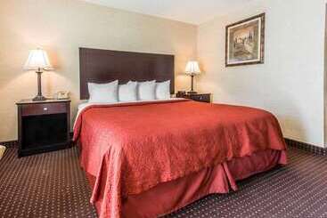 هتل Quality Inn & Suites Conference Center Across From Casino