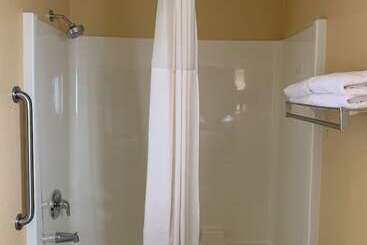 هتل Quality Inn Ukiah