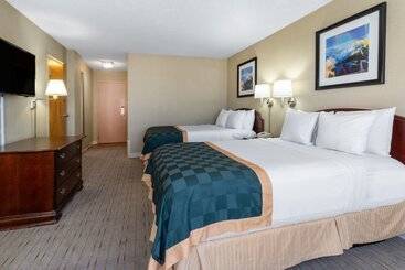 Ramada By Wyndham Reno Hotel & Casino