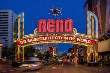 Ramada By Wyndham Reno Hotel & Casino