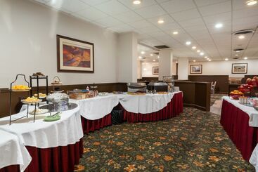 Ramada By Wyndham Reno Hotel & Casino