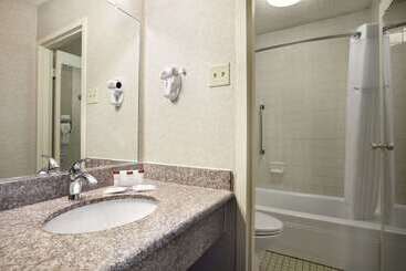 هتل Ramada By Wyndham Sunnyvale/silicon Valley