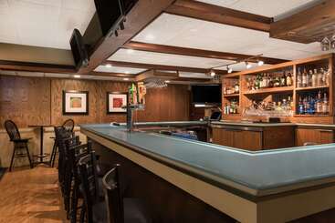 هتل Ramada Plaza By Wyndham Portland