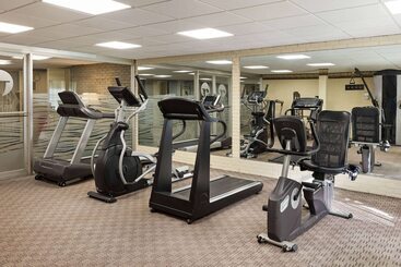 هتل Ramada Plaza By Wyndham Portland