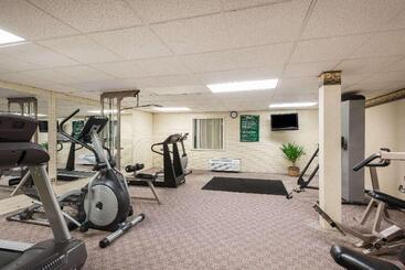 هتل Ramada Plaza By Wyndham Portland