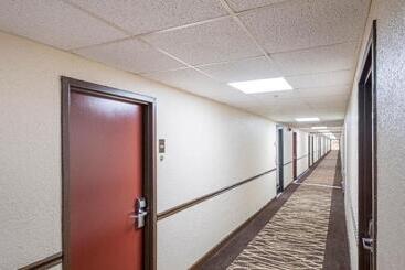هتل Red Roof Inn Knoxville Central – Papermill Road