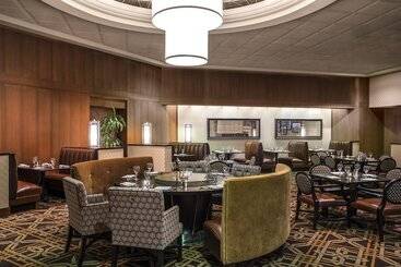 The Plaza Hotel Columbus At Capitol Square