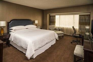 The Plaza Hotel Columbus At Capitol Square