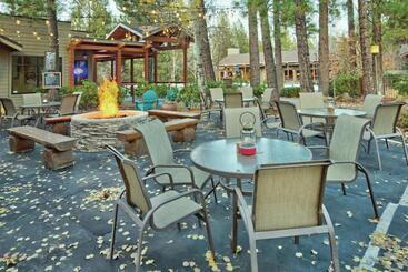 هتل Seventh Mountain Resort