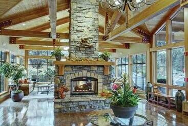 هتل Seventh Mountain Resort