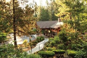هتل Seventh Mountain Resort