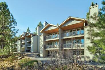 هتل Seventh Mountain Resort