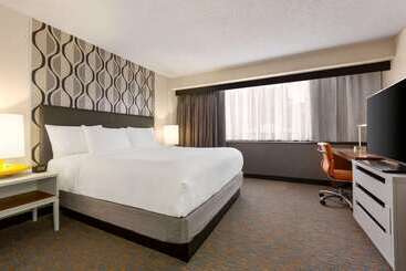 هتل Wyndham Fort Smith City Center