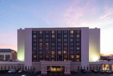 هتل Wyndham Fort Smith City Center