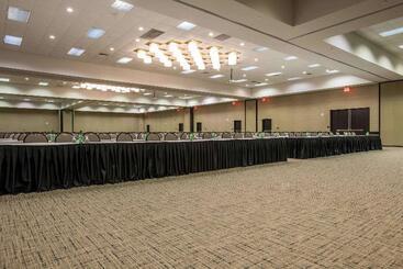 هتل Wyndham Fort Smith City Center