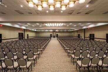 هتل Wyndham Fort Smith City Center