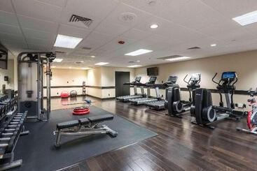 هتل Wyndham Fort Smith City Center