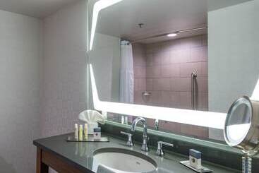 هتل Wyndham Fort Smith City Center