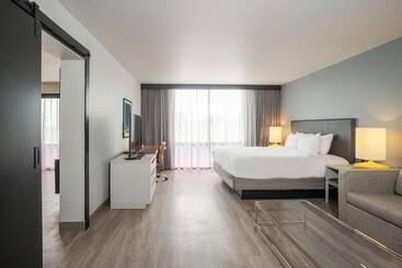 هتل Wyndham Fort Smith City Center