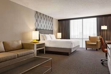 هتل Wyndham Fort Smith City Center