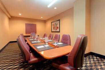 هتل Wyndham Garden Norfolk Downtown