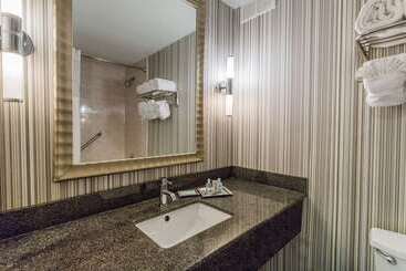 هتل Wyndham Garden Norfolk Downtown