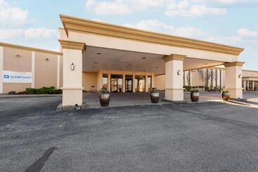 Wyndham Omaha Hotel   West Dodge