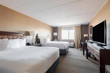 Wyndham Omaha Hotel   West Dodge