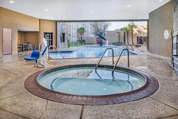 هتل Wyndham Sacramento