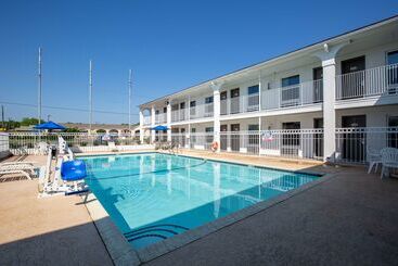 Motel 6 Bryan
