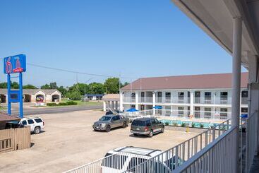 Motel 6 Bryan