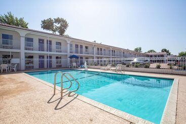 Motel 6 Bryan