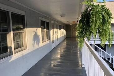 Motel Hyannis Inn