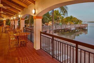 استراحتگاه Courtyard By Marriott Key West Waterfront
