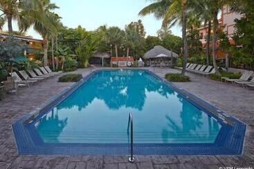 استراحتگاه Courtyard By Marriott Key West Waterfront