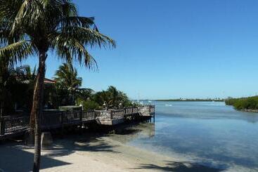 استراحتگاه Courtyard By Marriott Key West Waterfront