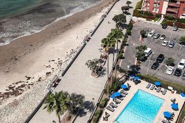 استراحتگاه Crowne Plaza Ventura Beach, An Ihg