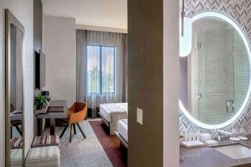THesis Hotel Miami Coral Gables, Curio Collection by Hilton