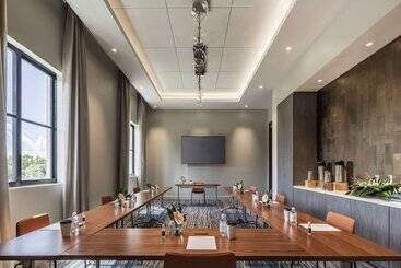 THesis Hotel Miami Coral Gables, Curio Collection by Hilton