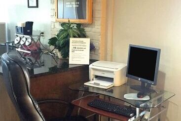هتل Americas Best Value Inn Austin University