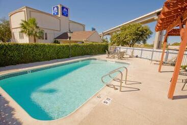 هتل Americas Best Value Inn Austin University