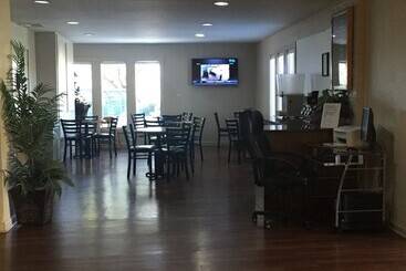 هتل Americas Best Value Inn Austin University