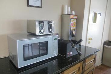هتل Americas Best Value Inn Austin University