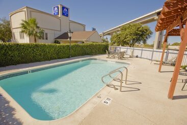 هتل Americas Best Value Inn Austin University
