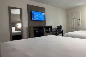 هتل Americas Best Value Inn Austin University